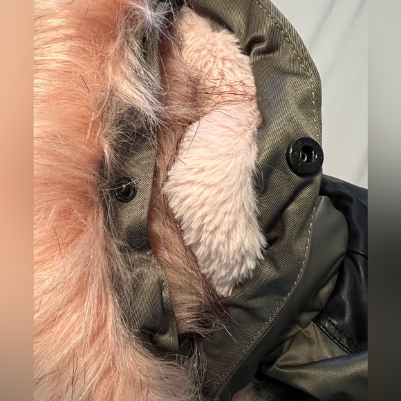 Torrid Green/ Peach Adirondack Size 5 Heavy Duty Winter Coat. Like new. - Picture 6 of 12